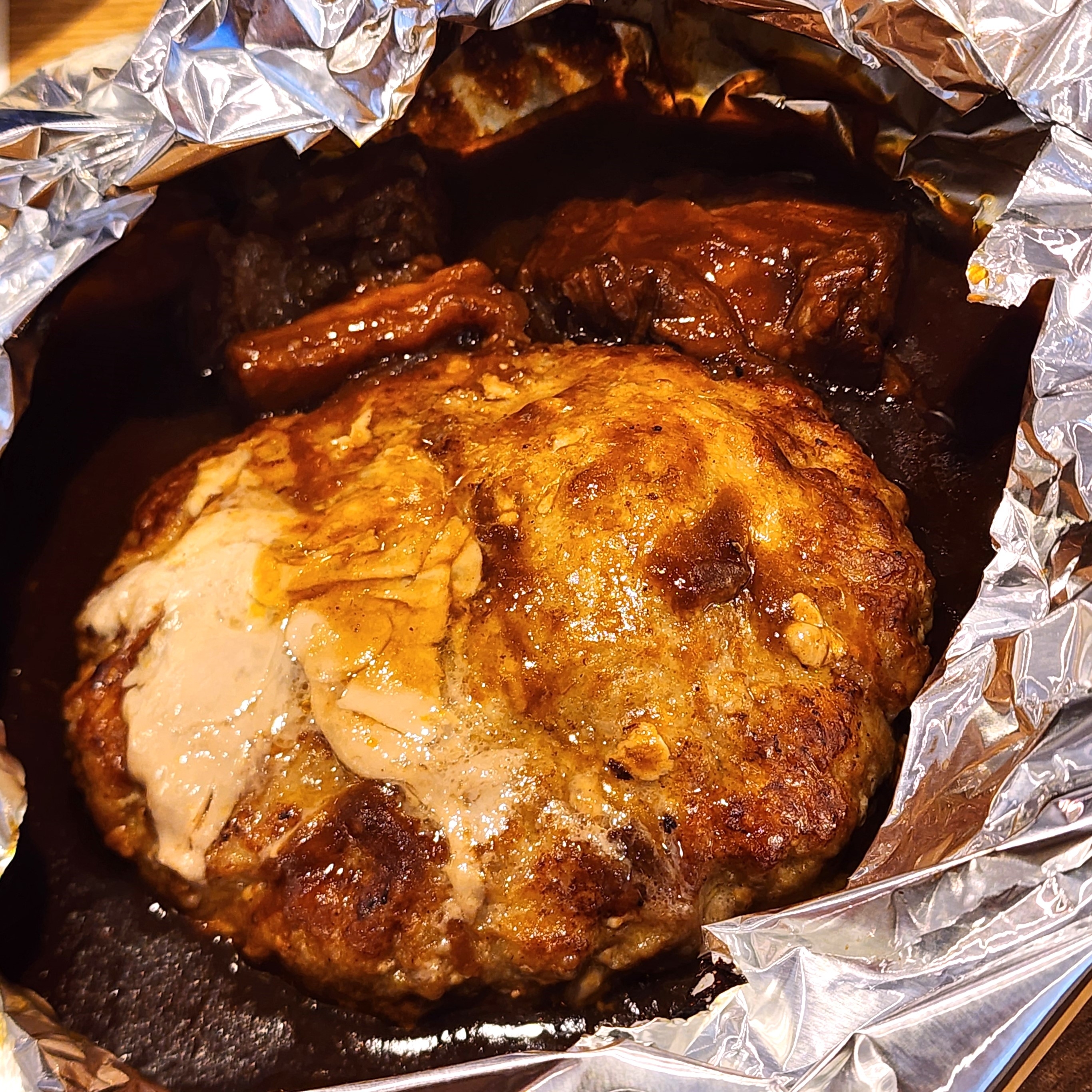 ココスのおすすめフード「濃厚ビーフシチューの包み焼きハンバーグ 145g」