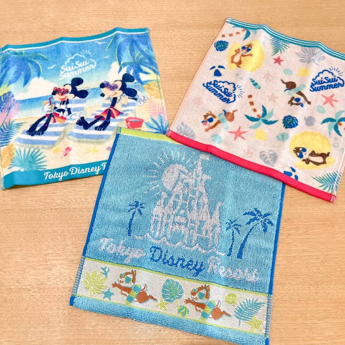 ディズニーランドのおすすめお土産「ミニタオル3枚 ミッキーマウスと仲間たち SuiSui Summer」