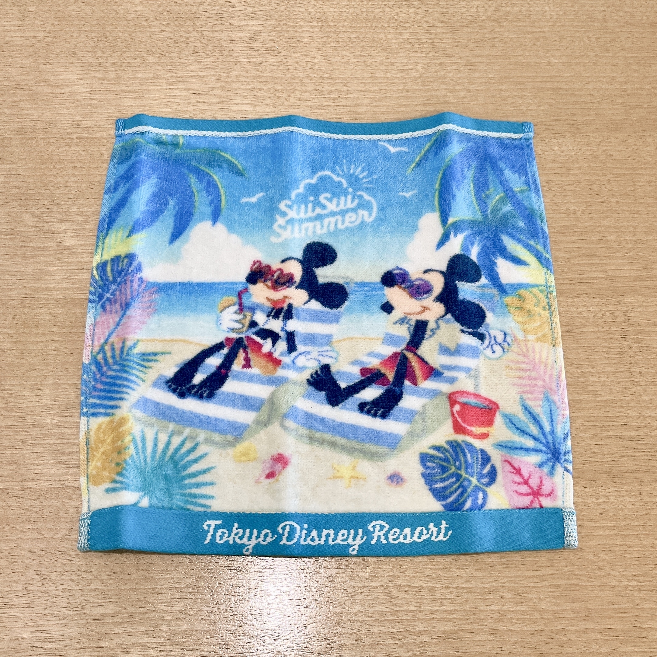 ディズニーランドのおすすめお土産「ミニタオル3枚 ミッキーマウスと仲間たち SuiSui Summer」