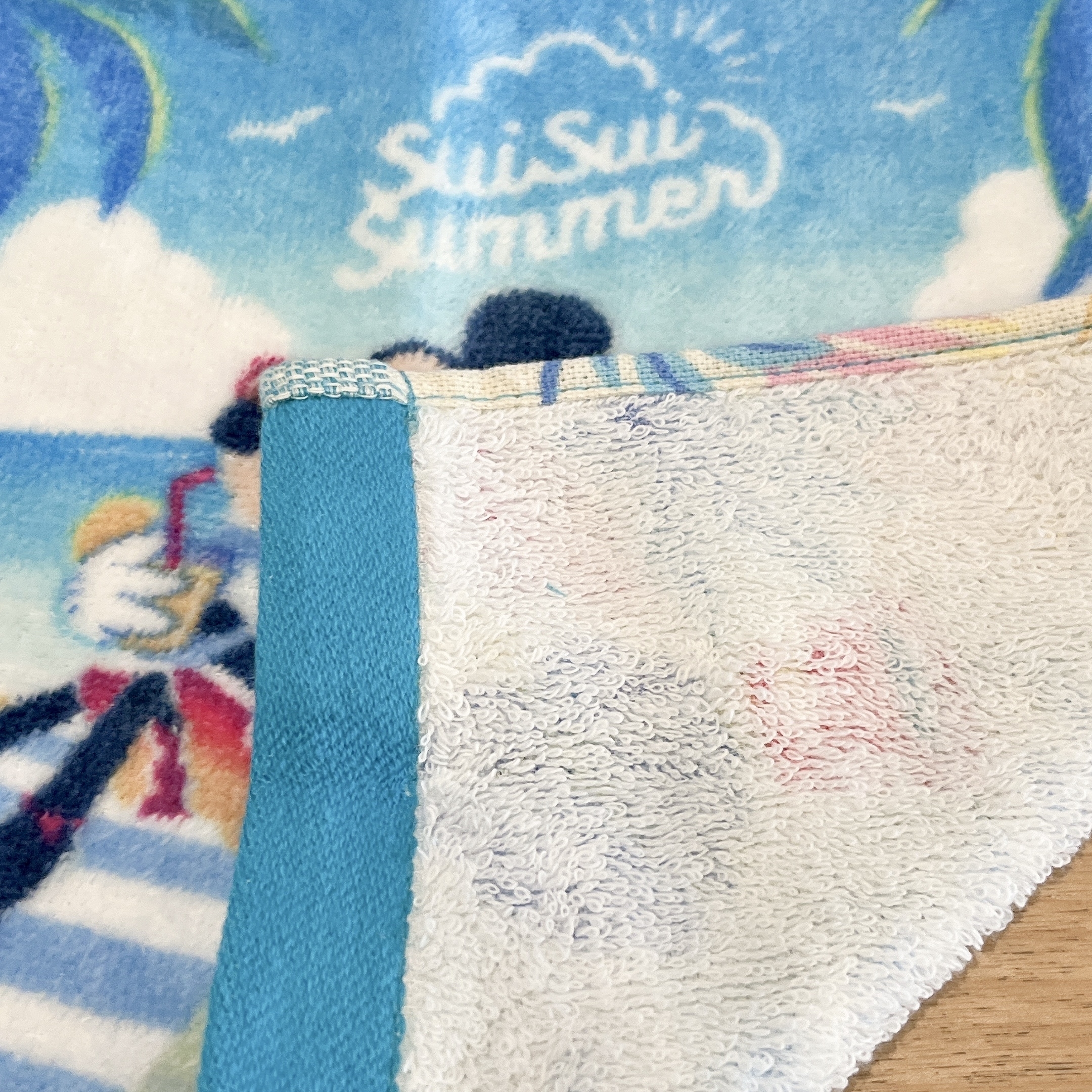 ディズニーランドのおすすめお土産「ミニタオル3枚 ミッキーマウスと仲間たち SuiSui Summer」