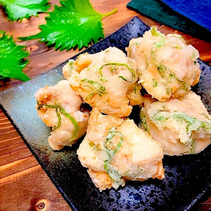 【鶏むね肉と大葉でザックザク！！】唐揚げレシピ・作り方｜Tasty 【大葉でザクザク唐揚げ！？】まるで料亭並みのおいしさに！！