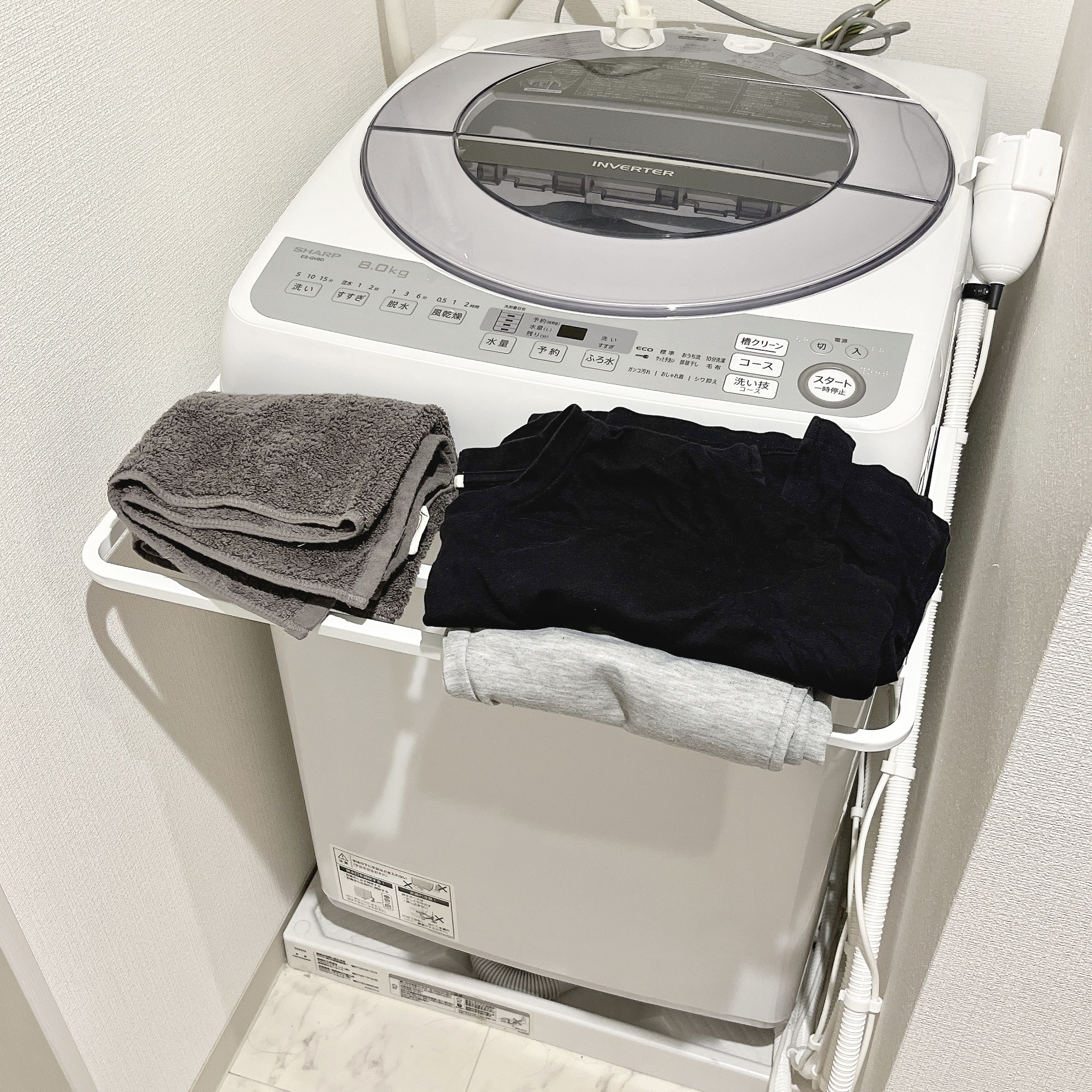 NITORI(ニトリ)のおすすめ優秀ハンガー「マグネット伸縮洗濯機バスタオルハンガー」