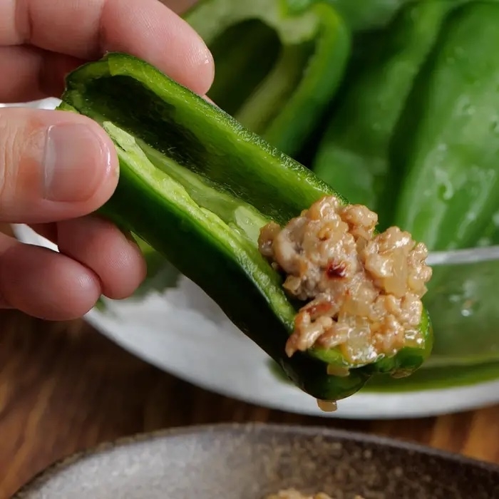 生のままでも苦くない】パリパリ冷やしピーマンレシピ・作り方 | Tasty