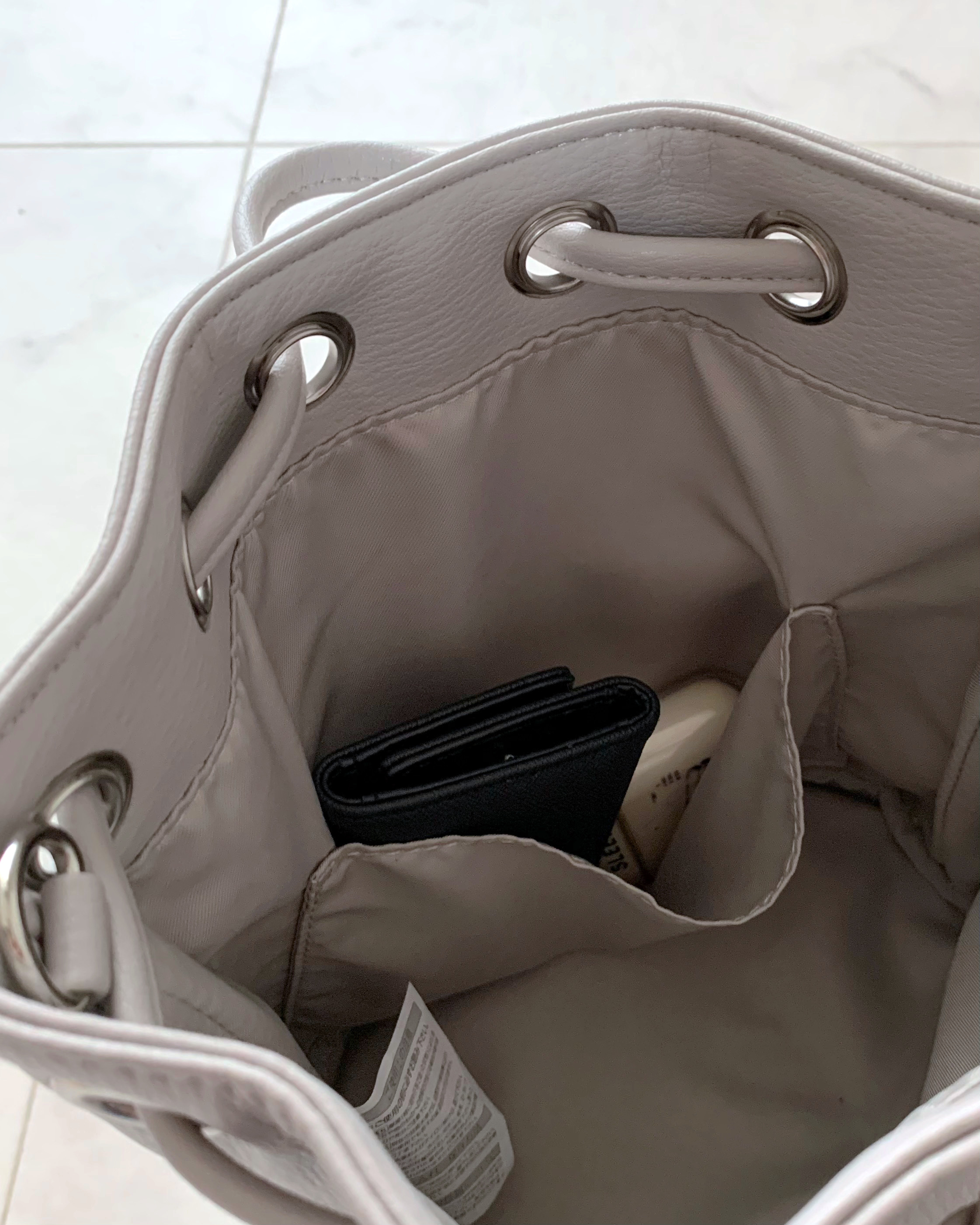 しまむらのおすすめファッションアイテム「SN＊キンチャクショルダー」