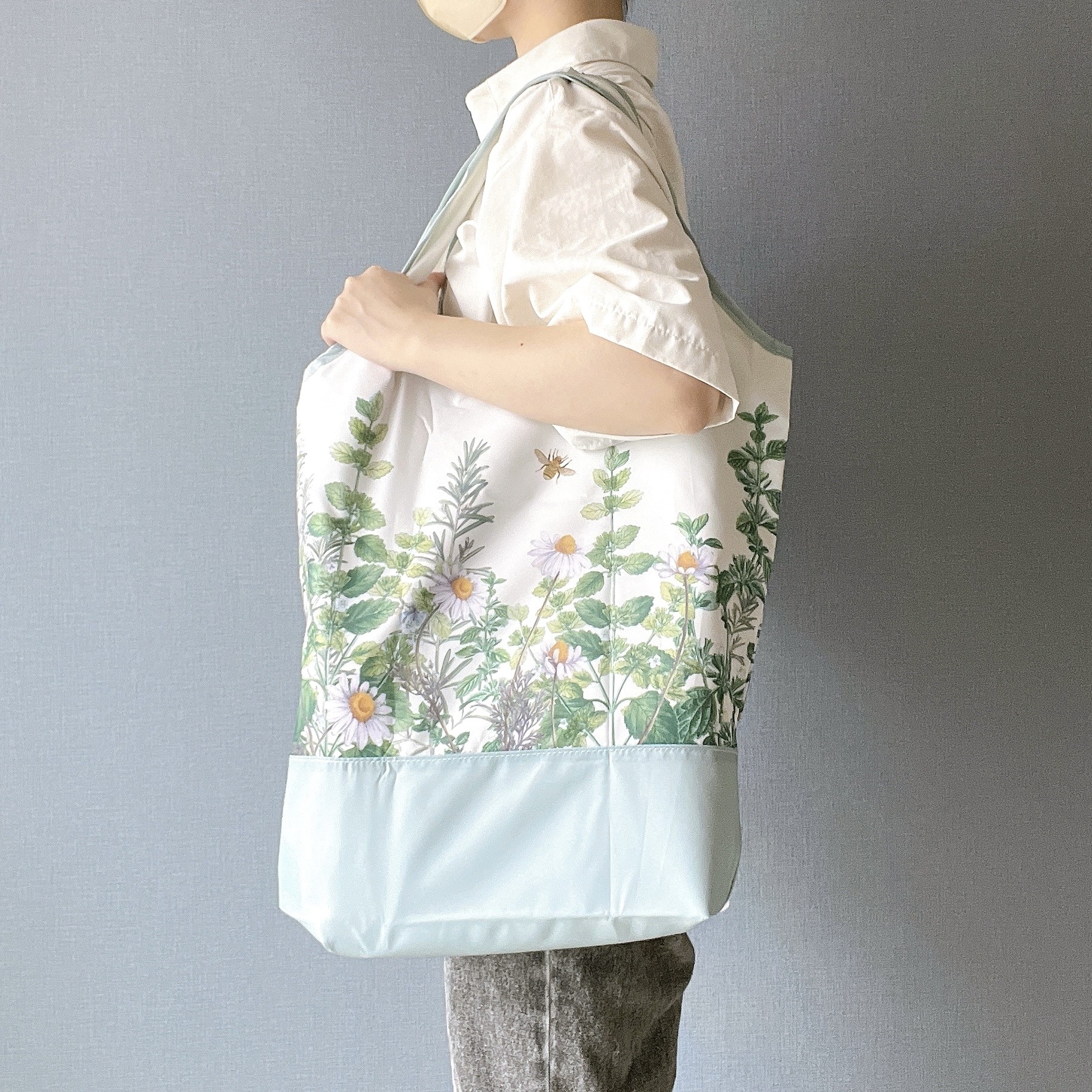 アフタヌーンティーのオススメのグッズ「抗菌保冷ショッピングラップバッグL/Kew Gardens」