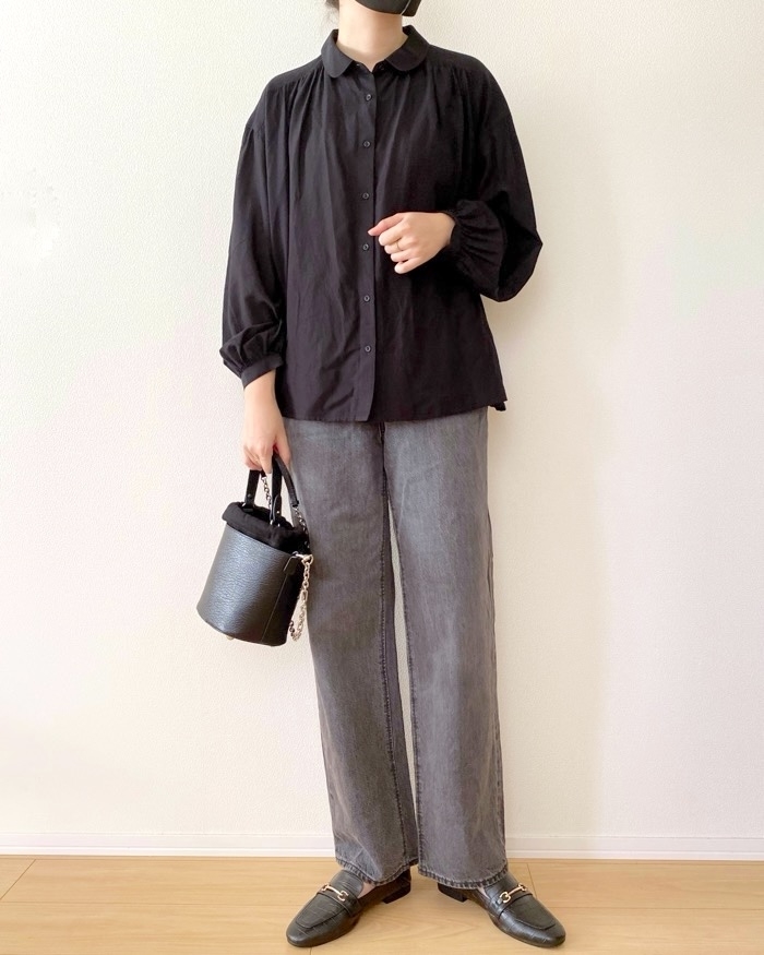 ユニクロのおすすめファッションアイテム「ソフトローンギャザーブラウス」のコーディネート