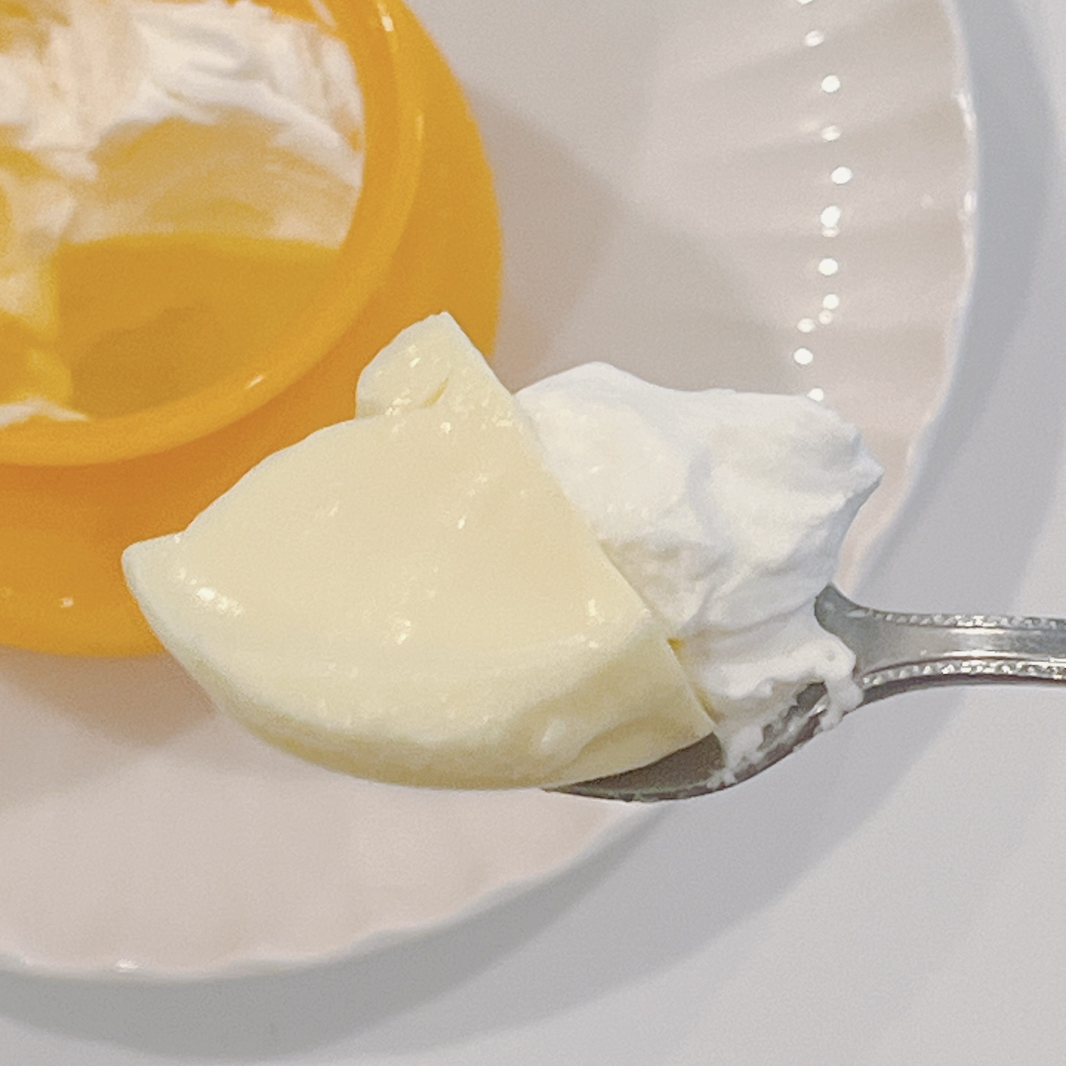 コージーコーナーのおすすめスイーツ「<くまのプーさん>レモンプリン〜はちみつソース〜」