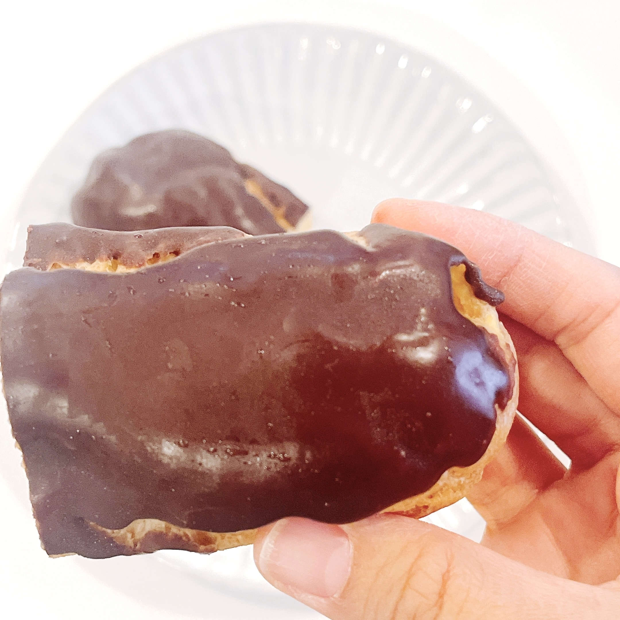 コージーコーナーのおすすめスイーツ「チョコバナナエクレア＜ミニオン＞」