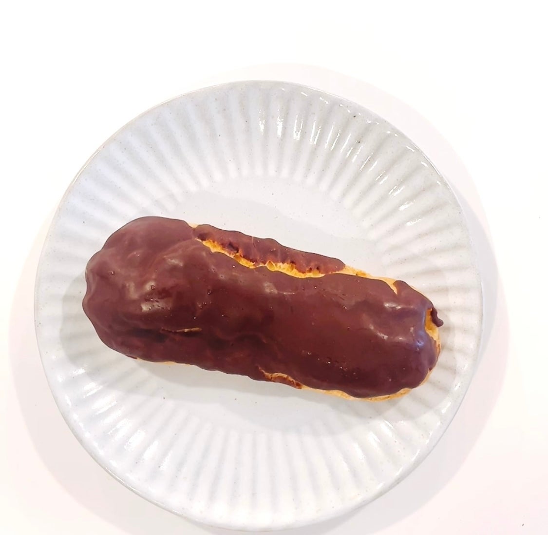 コージーコーナーのおすすめスイーツ「チョコバナナエクレア<ミニオン>」