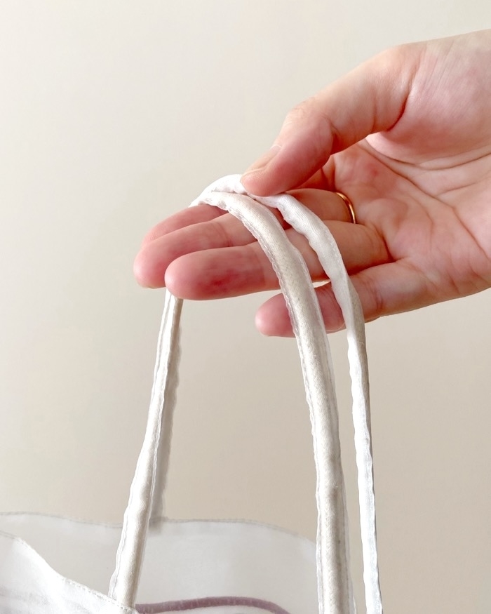 ZARA（ザラ）のおすすめファッションアイテム「刺繍入りハンドバッグ」