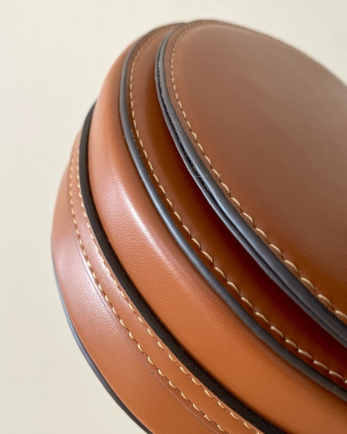 ZARA（ザラ）のおすすめファッションアイテム「ビジュー付きクロスボディバッグ」