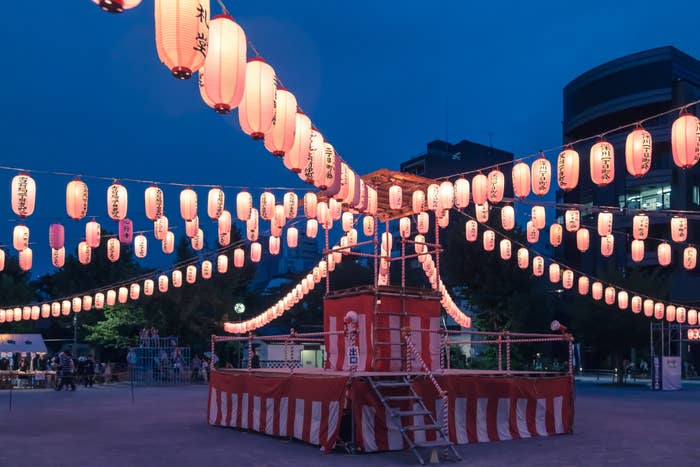 夏祭りのイメージ(Photography By Zhangxun / Getty Images)