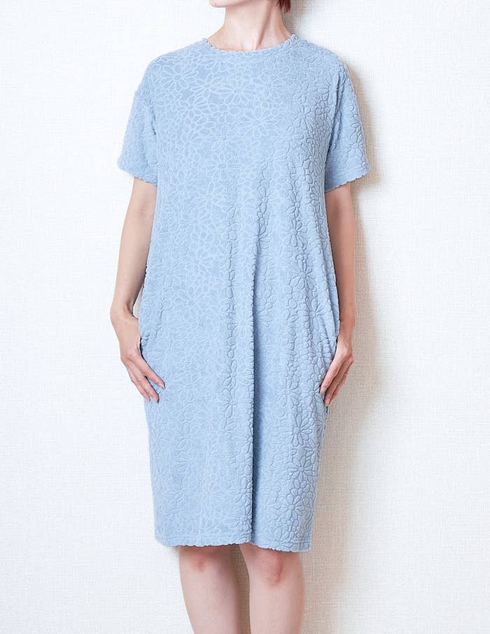 GU(ジーユー)のおすすめファッションアイテム「ソフトパイルラウンジワンピース(半袖)(フラワー)」