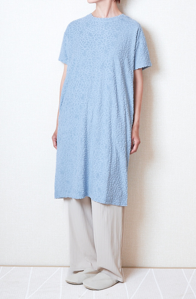 GU(ジーユー)のおすすめファッションアイテム「ソフトパイルラウンジワンピース(半袖)(フラワー)」