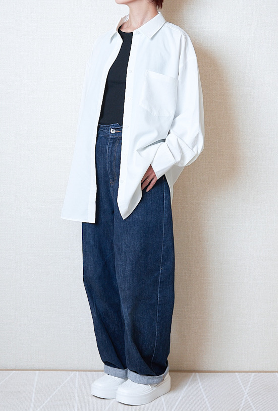 GU（ジーユー）のおすすめファッションアイテム「オーバーサイズシャツ」のコーディネート