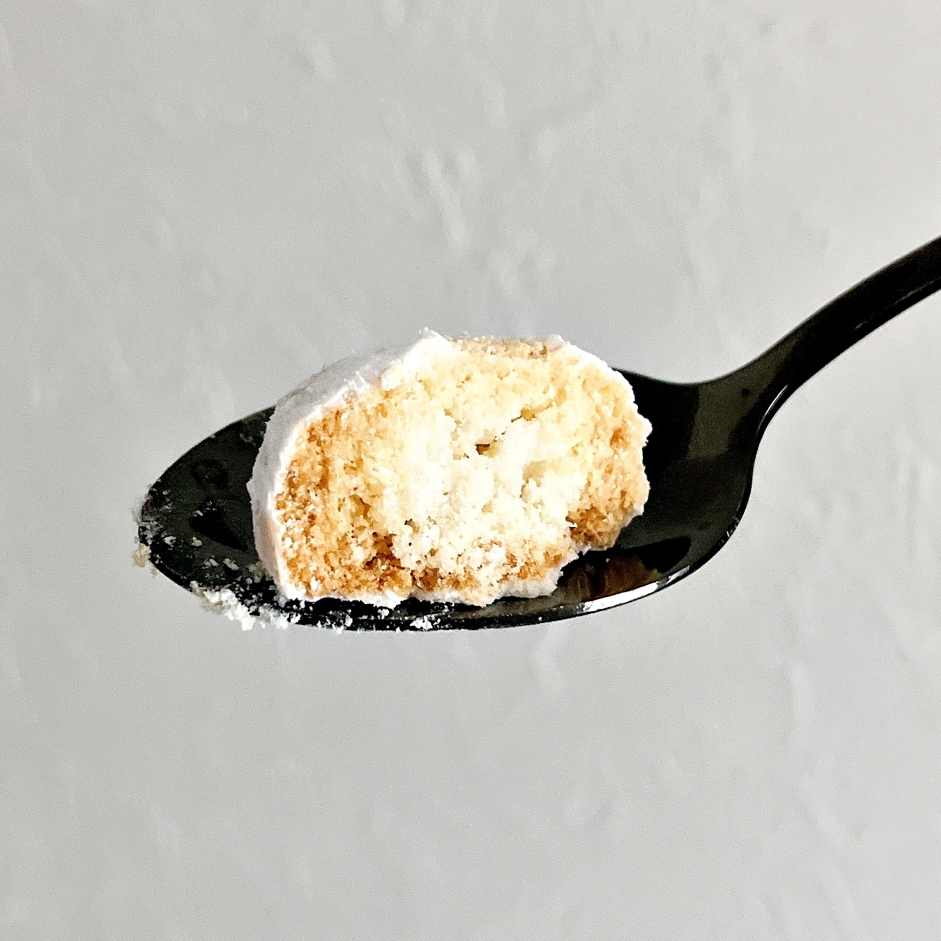 ディズニーシーのおすすめお菓子「クッキー 缶 アナと雪の女王」