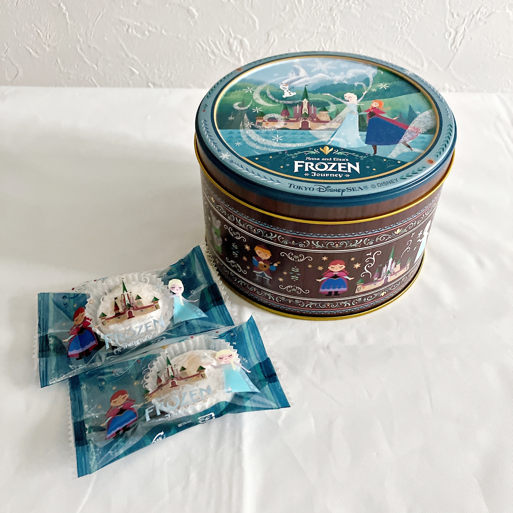 ディズニーシーのおすすめお菓子「クッキー 缶 アナと雪の女王」