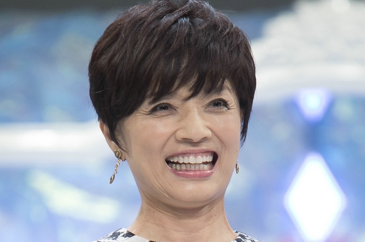 榊原郁恵さん（時事）
