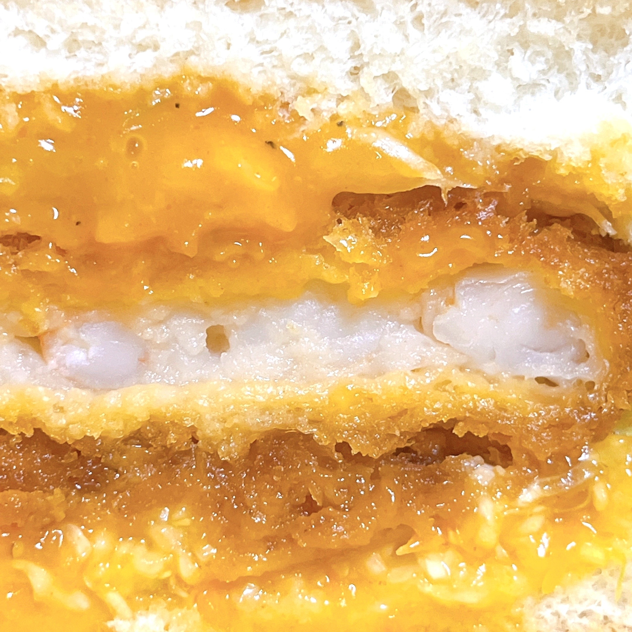 コメダ珈琲店のオススメのメニュー「ガーリックシュリンプカツパン」