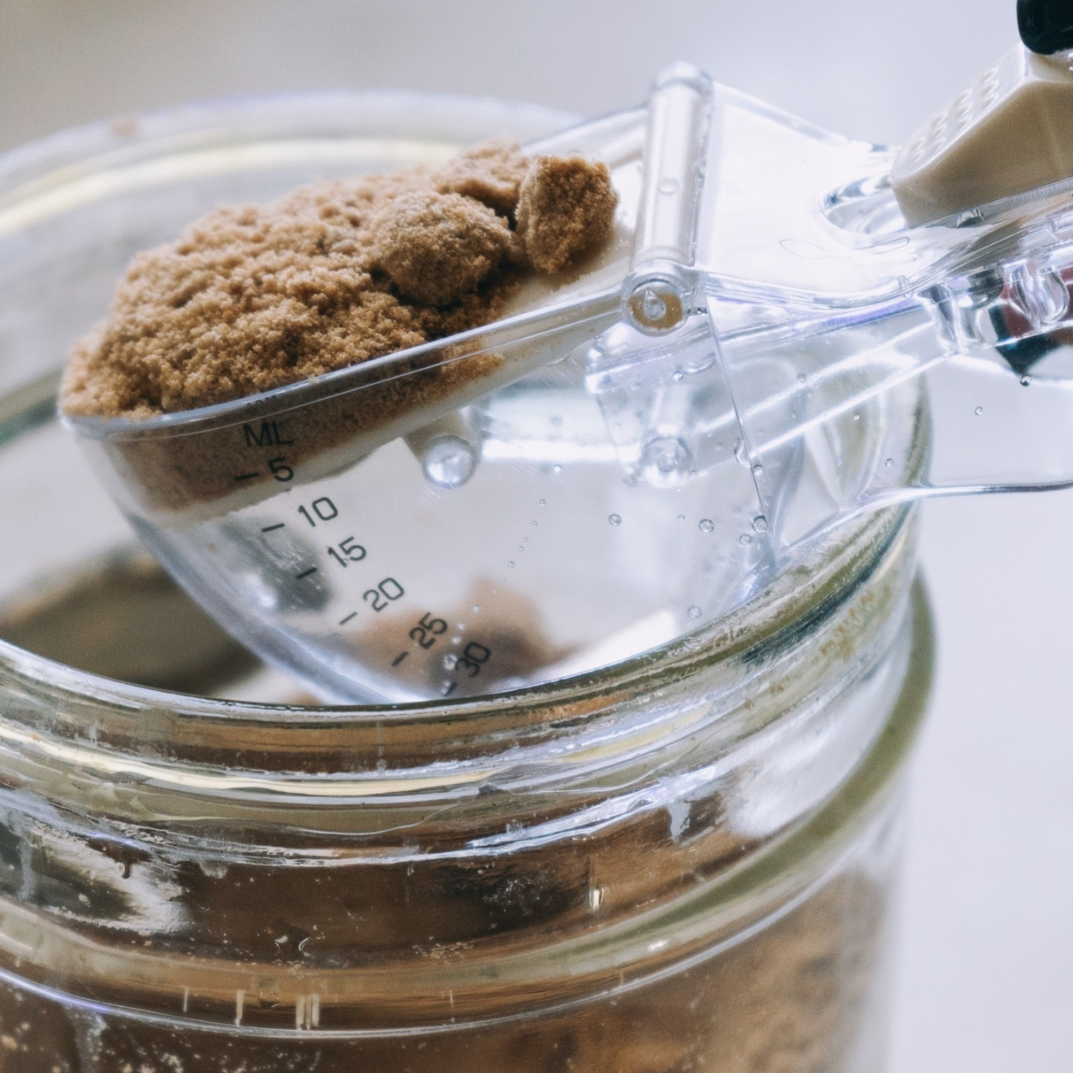 スリーコインズのおすすめアイテム「《大さじ小さじが1つになった》調節できる計量スプーン/KITINTO」