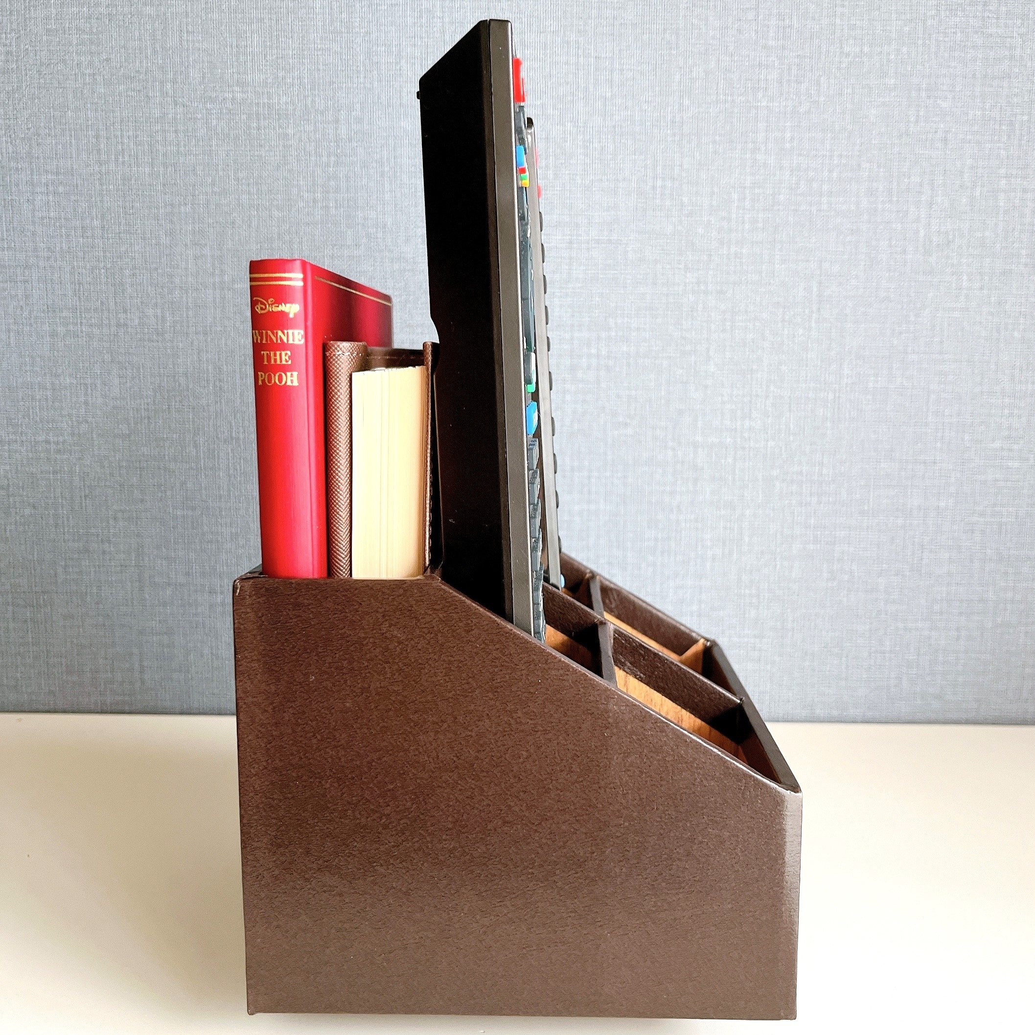 ニトリのオススメのグッズ「回転リモコンケース ブレッタ」