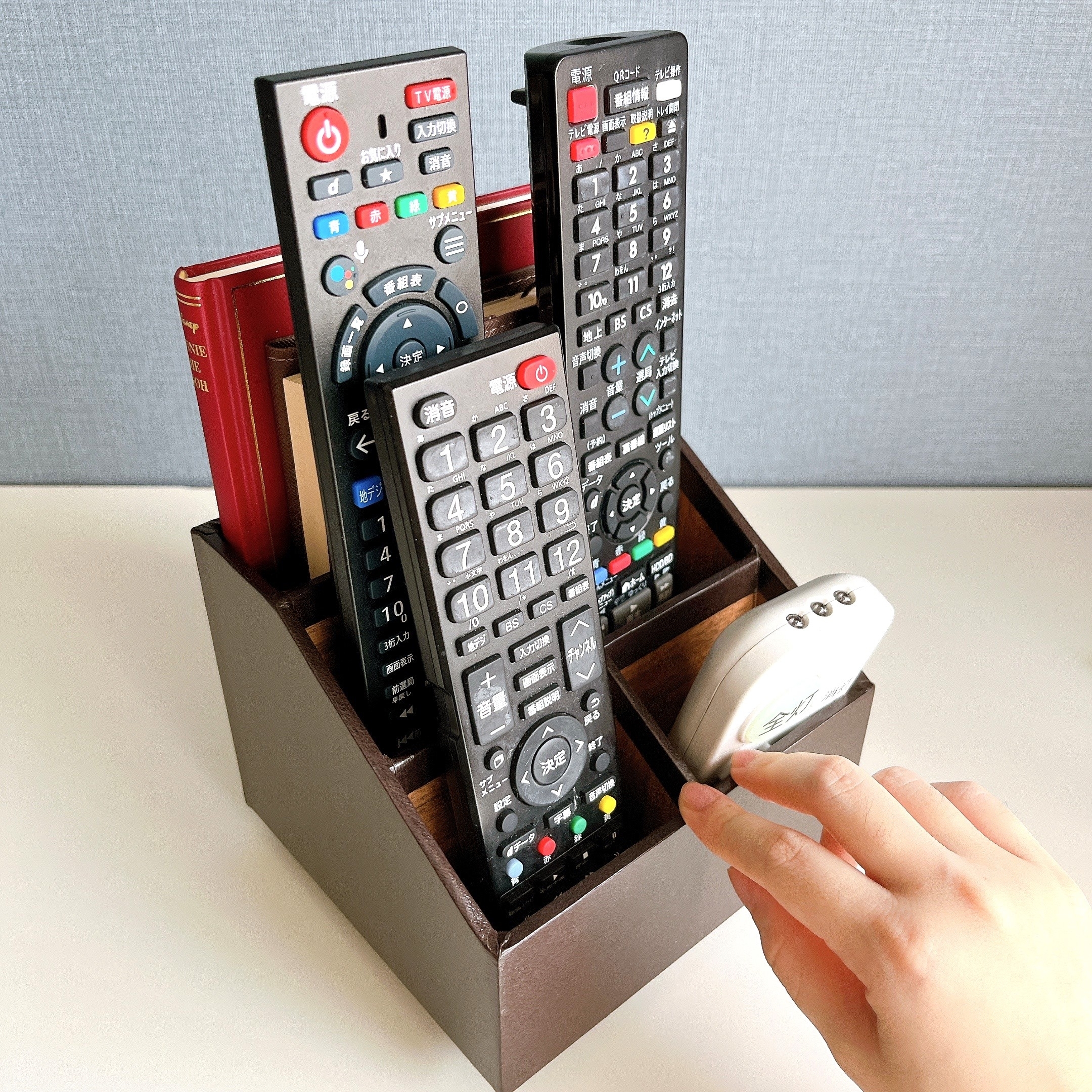 ニトリのオススメのグッズ「回転リモコンケース ブレッタ」