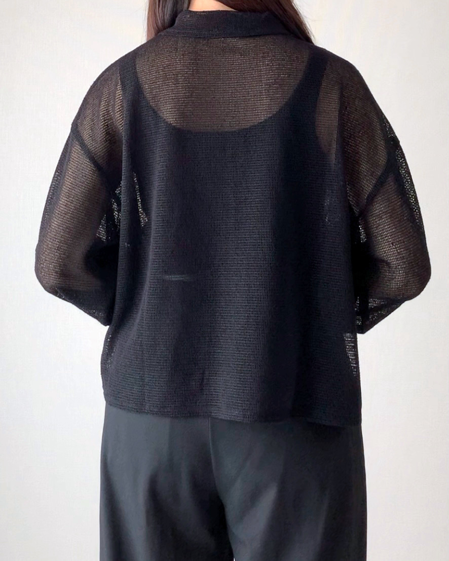 しまむらのおすすめファッションアイテム「カットメッシュシャツ」