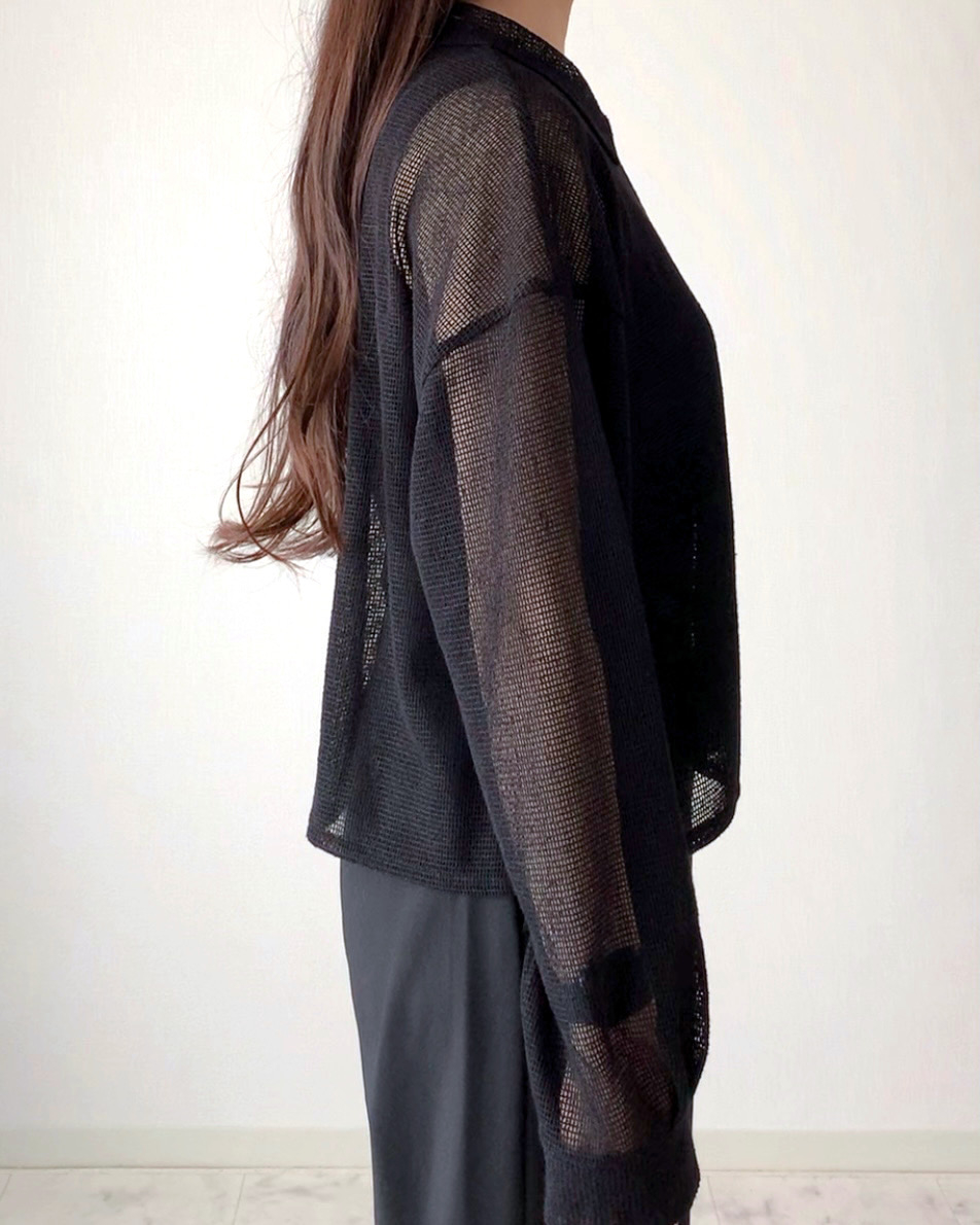 しまむらのおすすめファッションアイテム「カットメッシュシャツ」