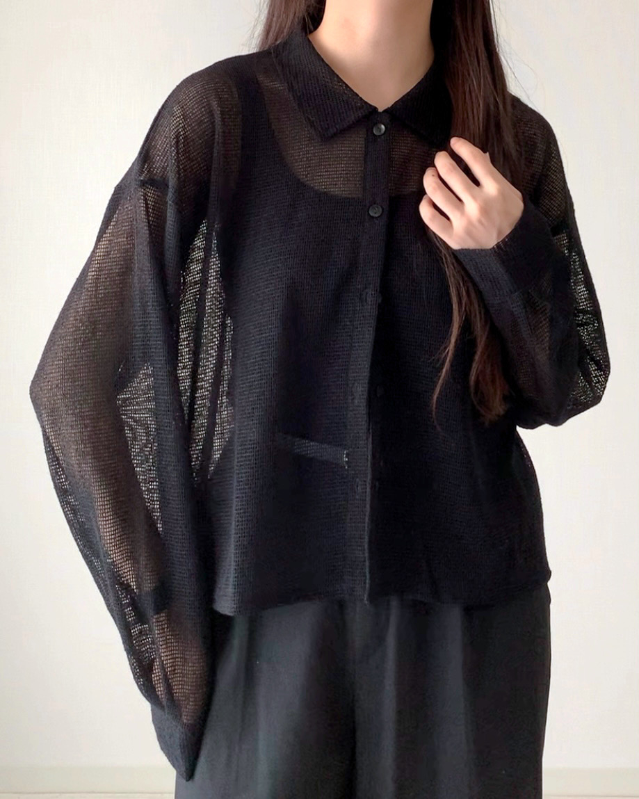 しまむらのおすすめファッションアイテム「カットメッシュシャツ」