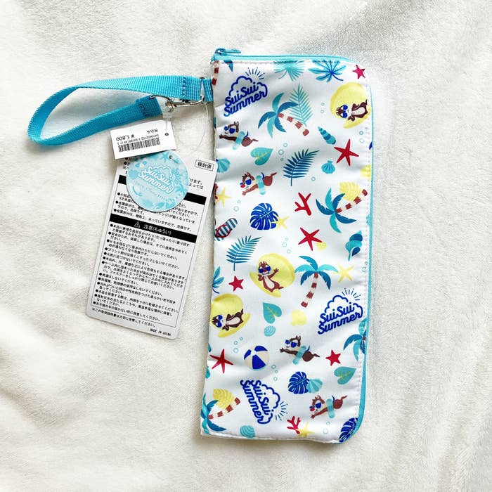 ディズニーランドのおすすめグッズ「ペットボトルケース」