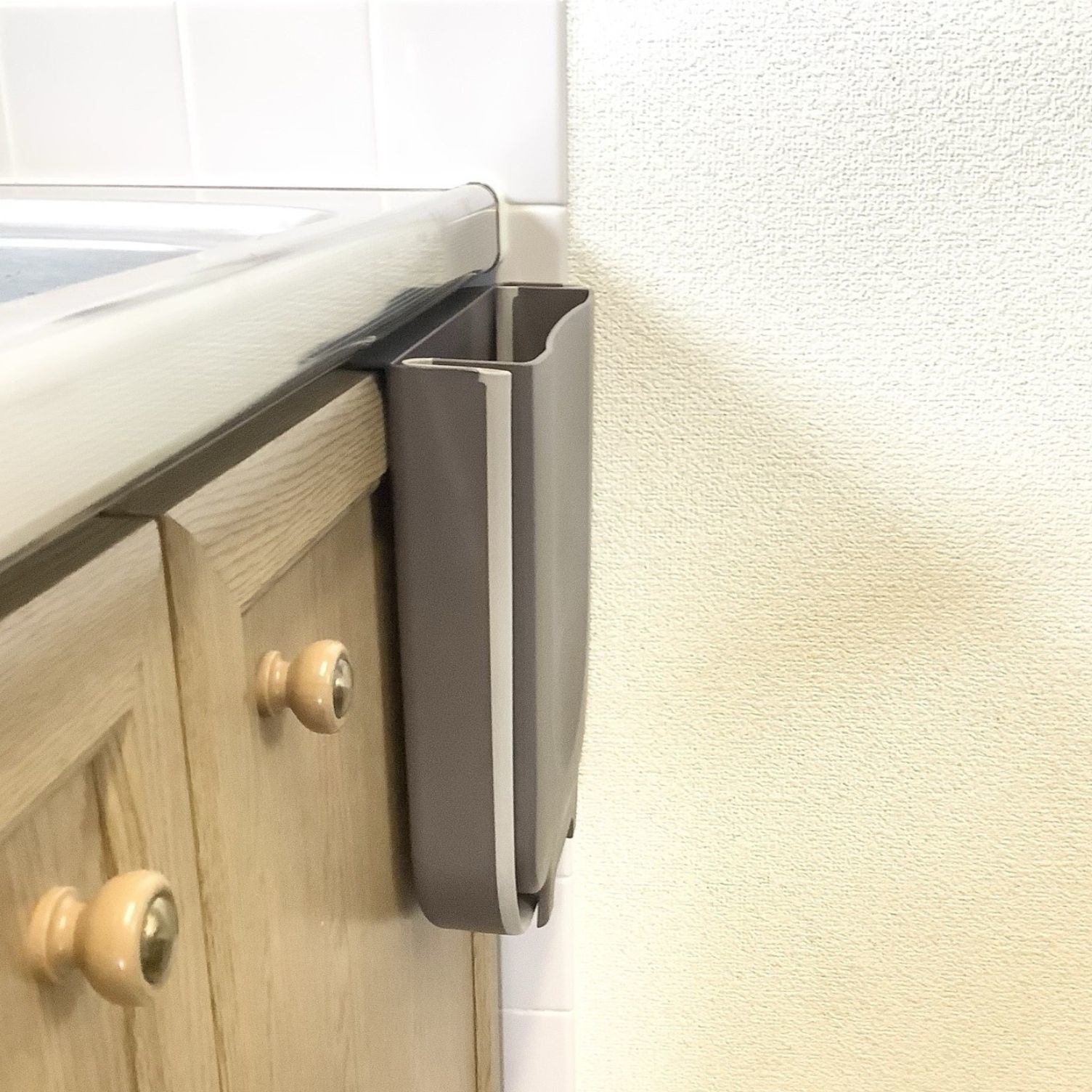 CAINZ(カインズ)のおすすめグッズ「扉に掛ける折りたたみくず入れ 大」