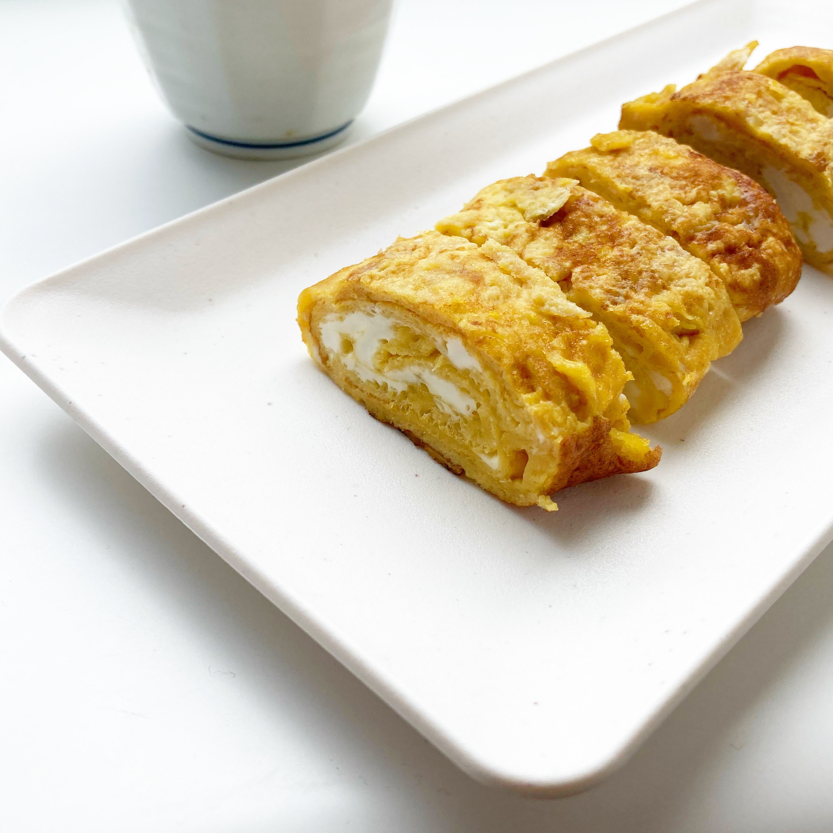 ダイソーのおすすめ雑貨「和波レンジ食器 長皿25cm×12cm」