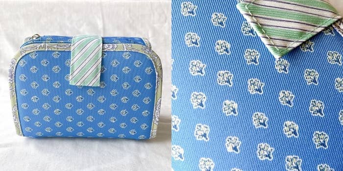 アフタヌーンティーのおすすめグッズ「ブロックプリント調そのままメイクポーチ」