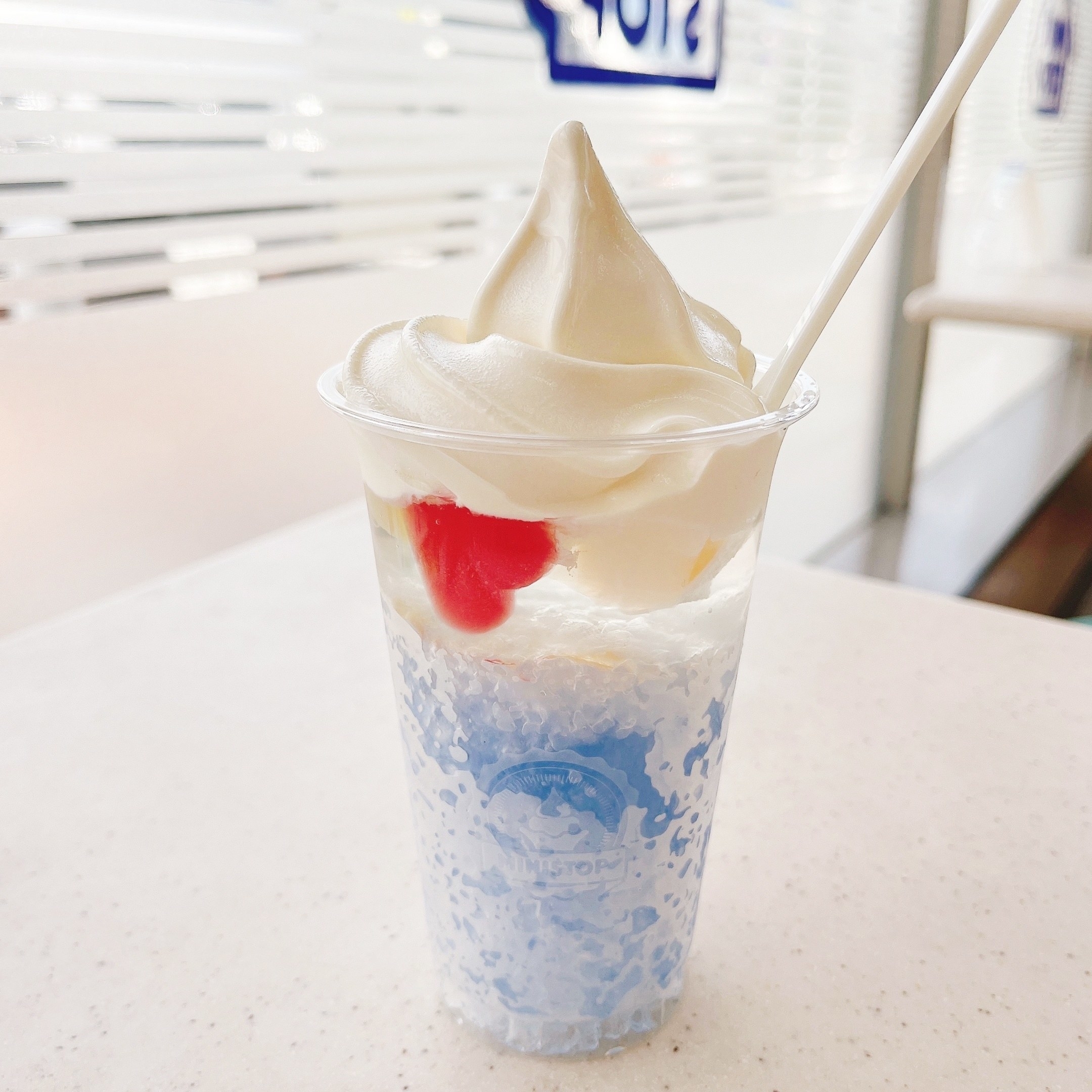 ミニストップのおすすめスイーツ「ハロハロ ラムネ」