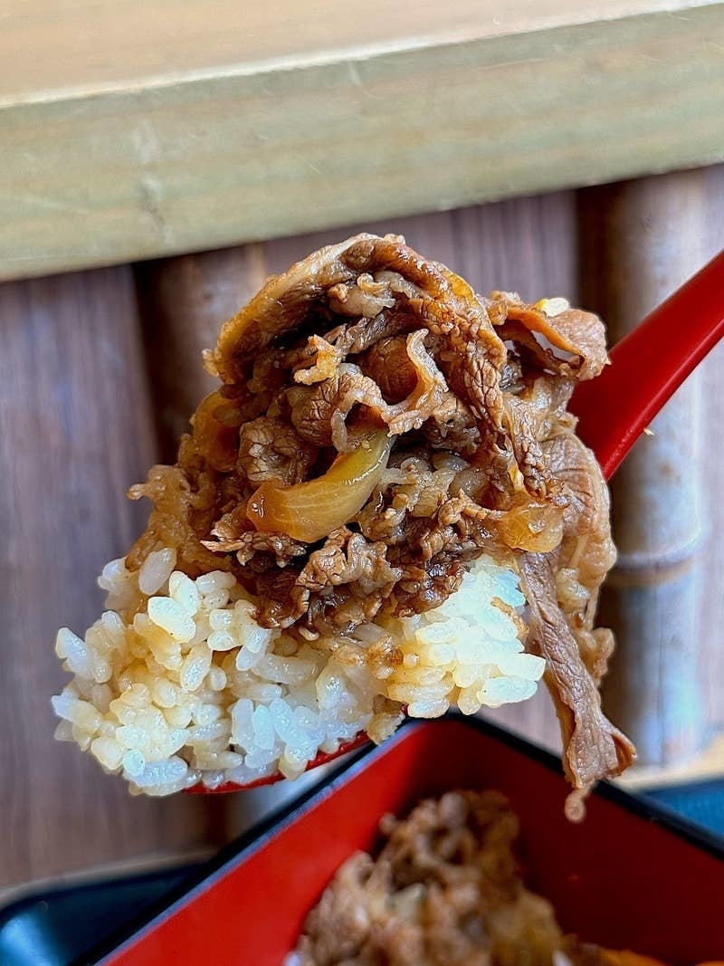 なか卯のおすすめメニュー「牛うな重」