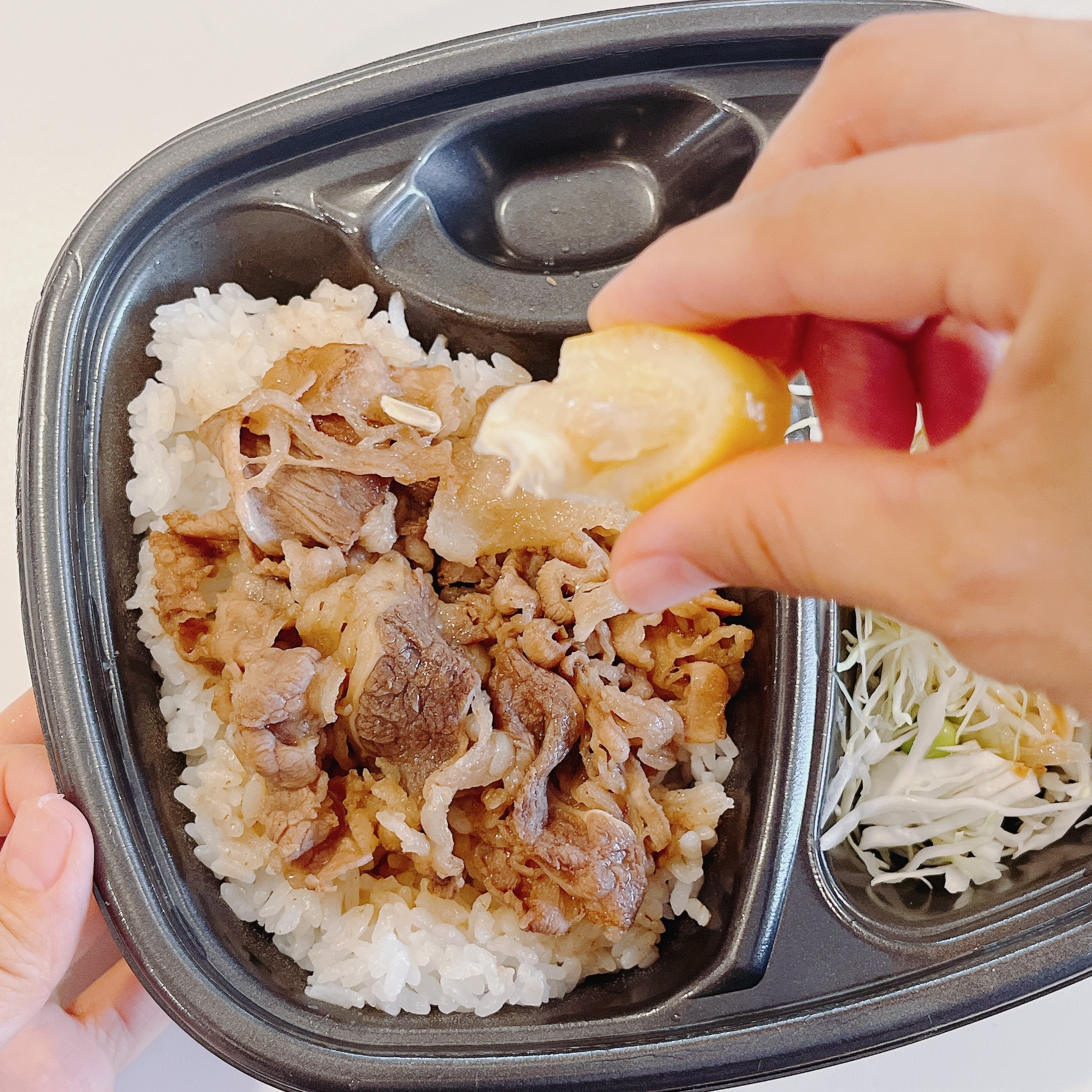 ほっともっとのおすすめメニュー「サラダ&ビーフレモンコンボ」