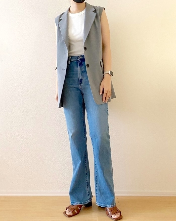 GU（ジーユー）のおすすめのレディースアイテム「オーバーサイズテーラードベストZ」