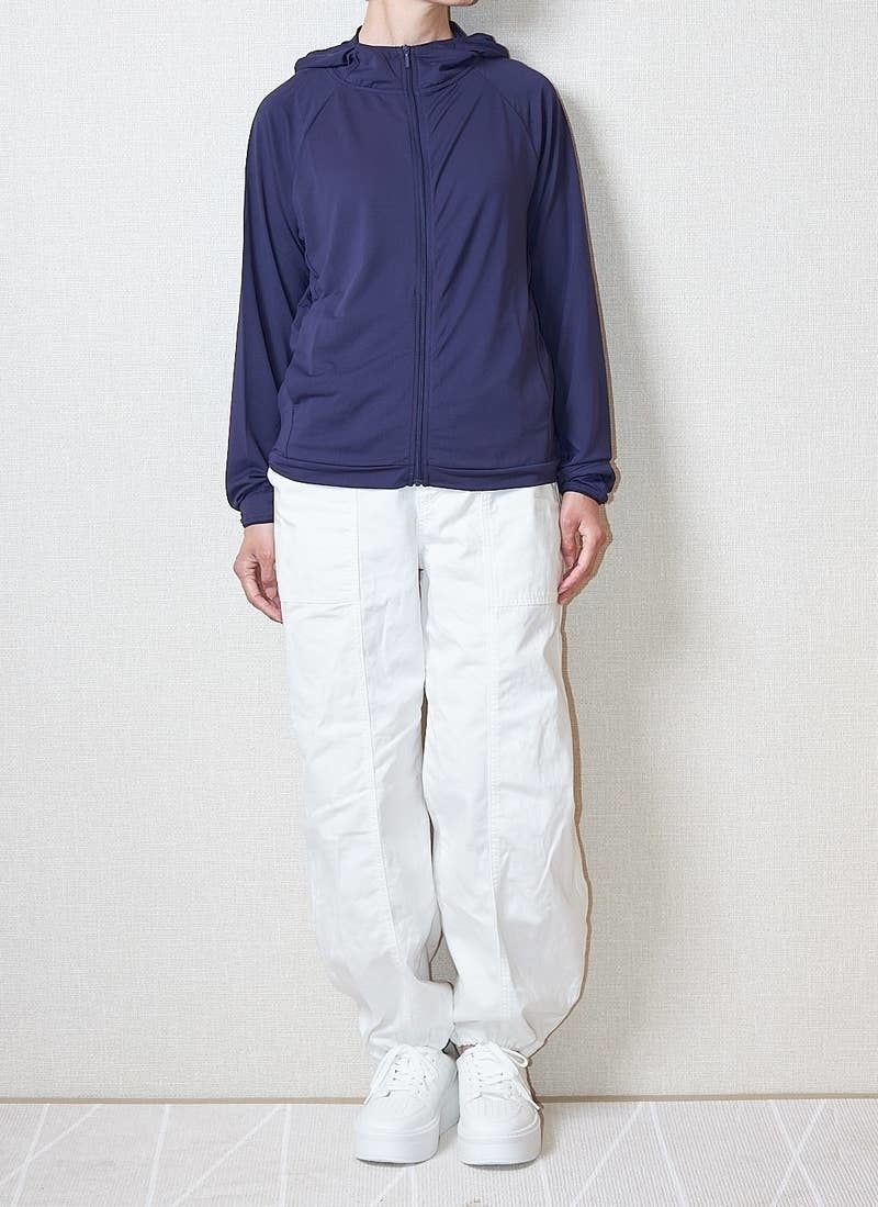 ワークマンのオススメのパーカー「レディースUVサンガードパーカー」