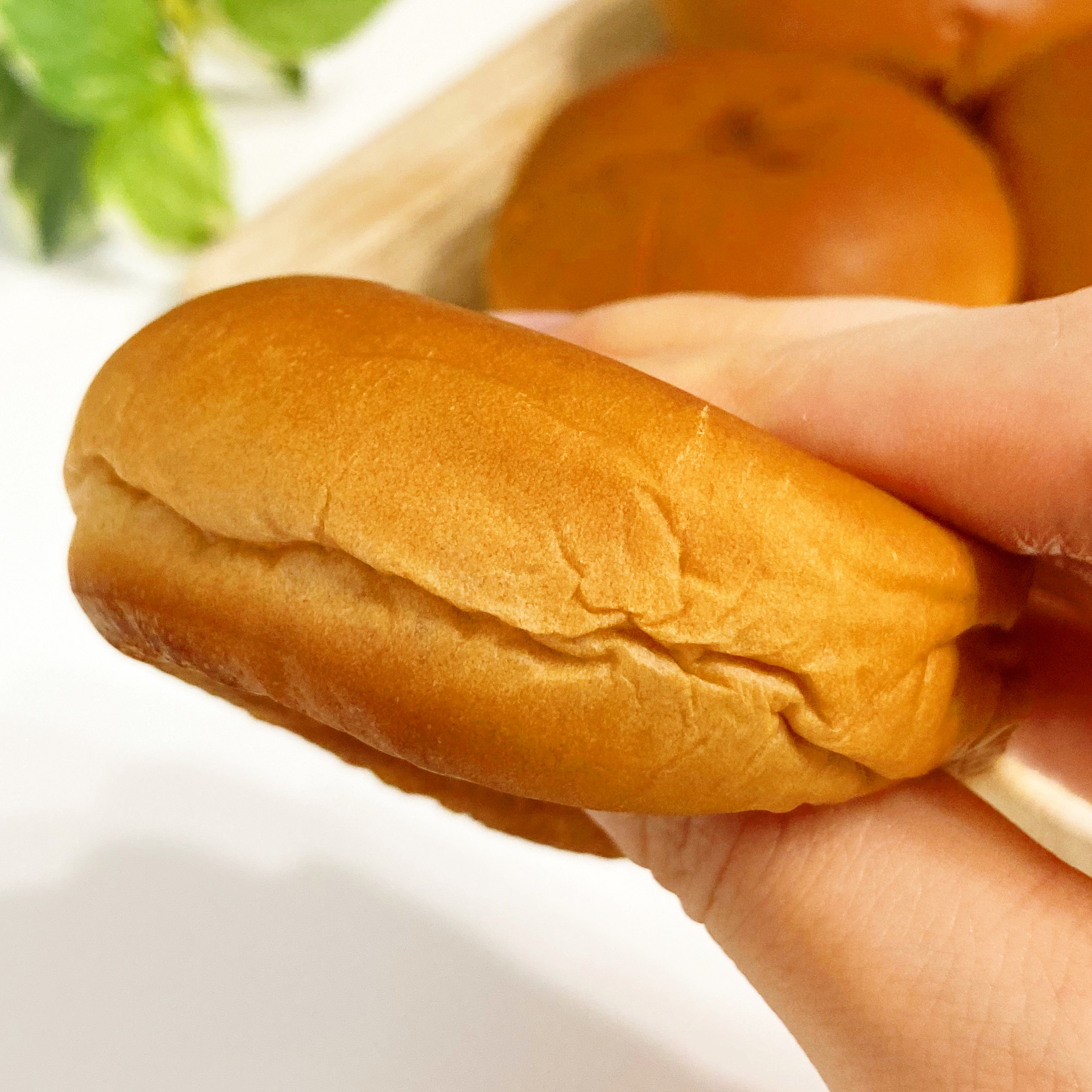 FamilyMart（ファミリーマート）のコラボパン「U.F.O.ぶっ濃い濃厚プチ焼そばパン4個入」