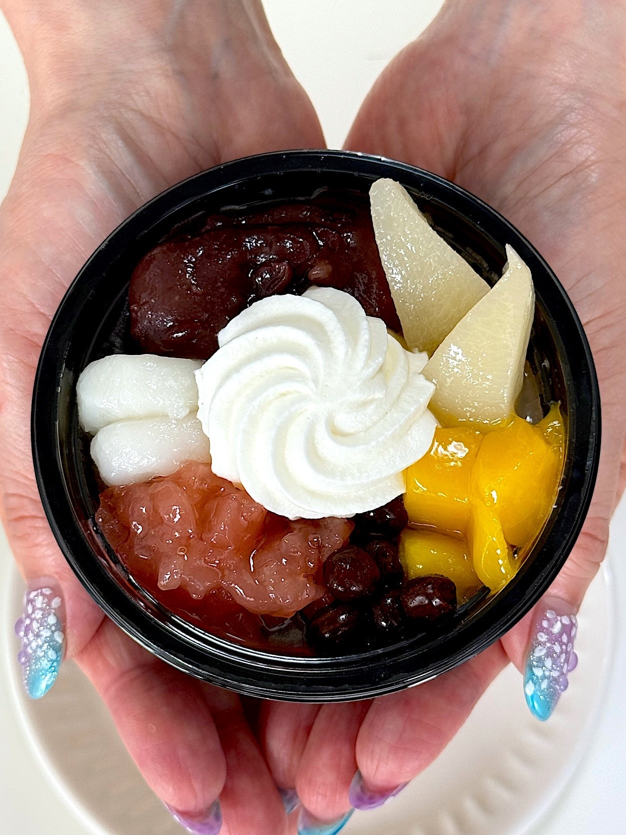 シャトレーゼのおすすめスイーツ「和涼白桃クリームあんみつ」