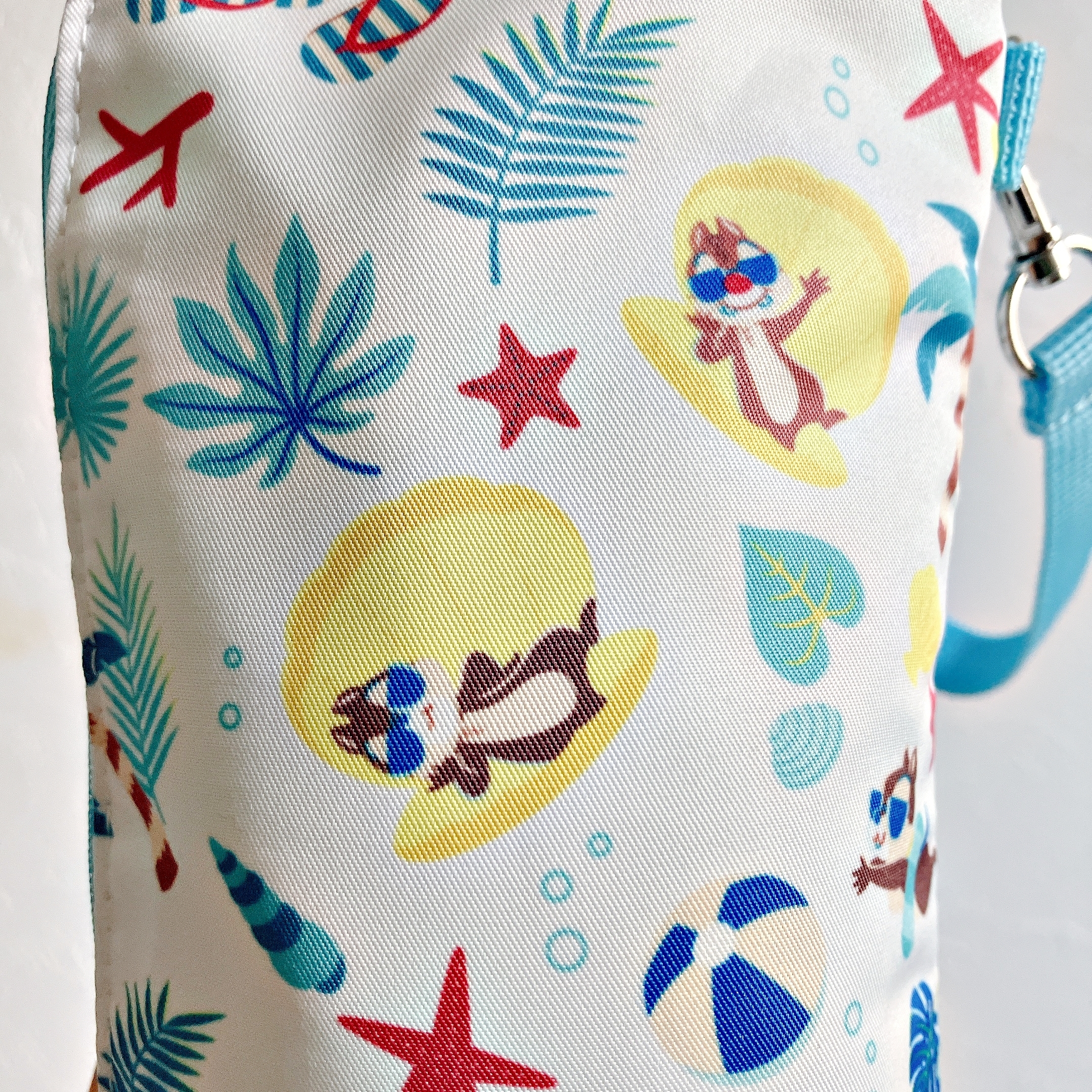 ディズニーランドのおすすめグッズ「ペットボトルケース」