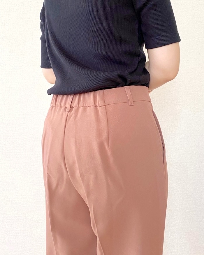 GU(ジーユー)のおすすめファッションアイテム「タックテーパードパンツ(丈標準65.0~69.0cm)」