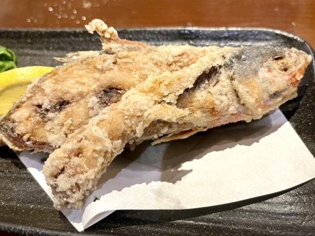 グルクンのから揚げ　photoACより