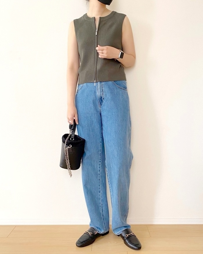 GUのオススメのトップス「ダブルジップセーター（ノースリーブ）」のコーディネート