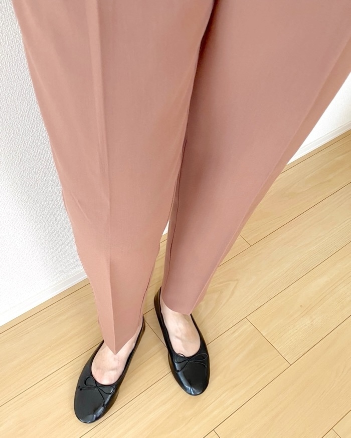 GU(ジーユー)のおすすめファッションアイテム「タックテーパードパンツ(丈標準65.0~69.0cm)」