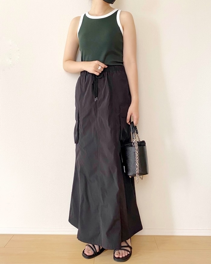 UNIQLO(ユニクロ)のおすすめファッションアイテム「アメリカンスリーブブラタンクトップ」のコーディネート