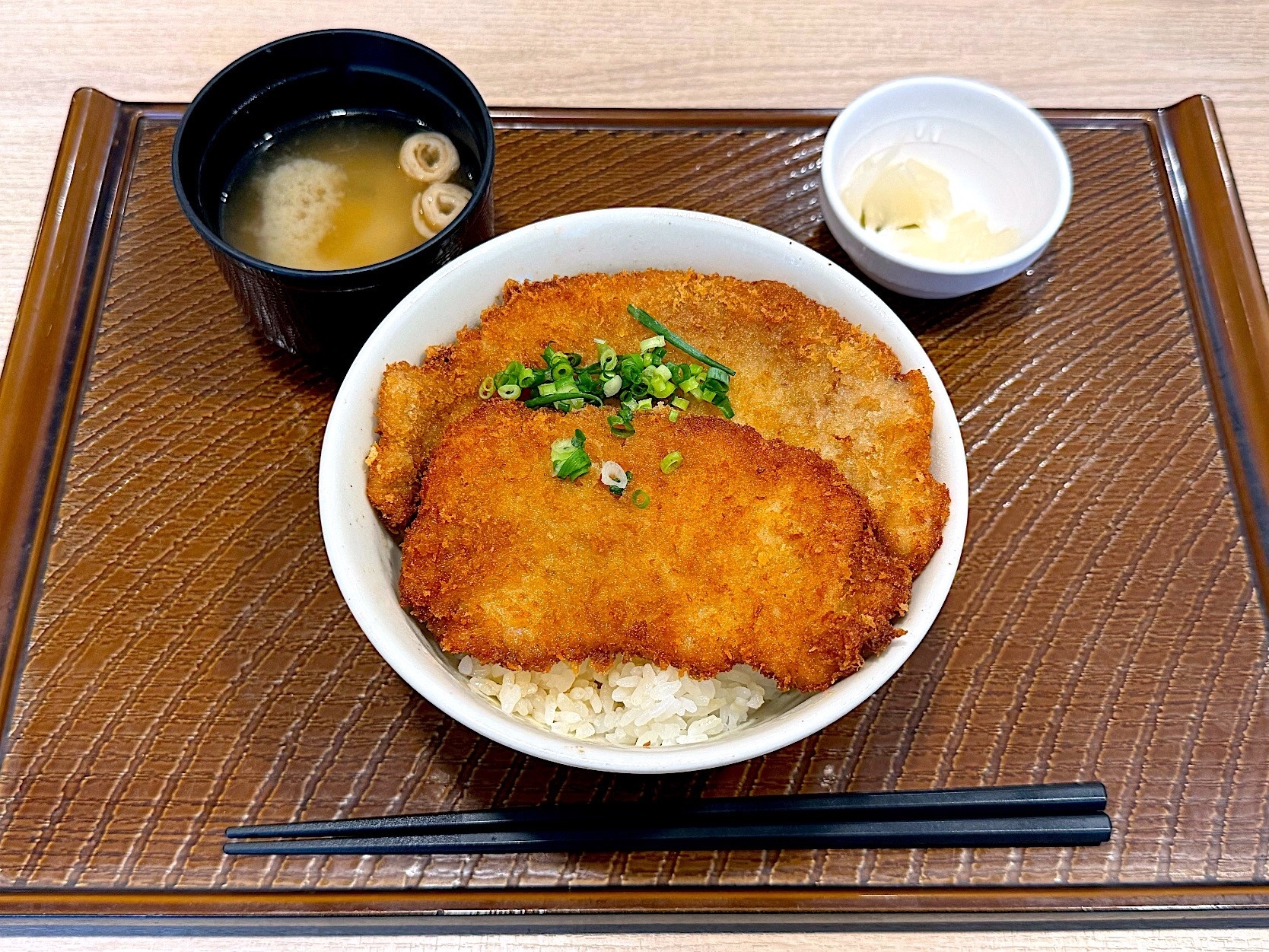 ガストのおすすめメニュー「たれカツ丼」