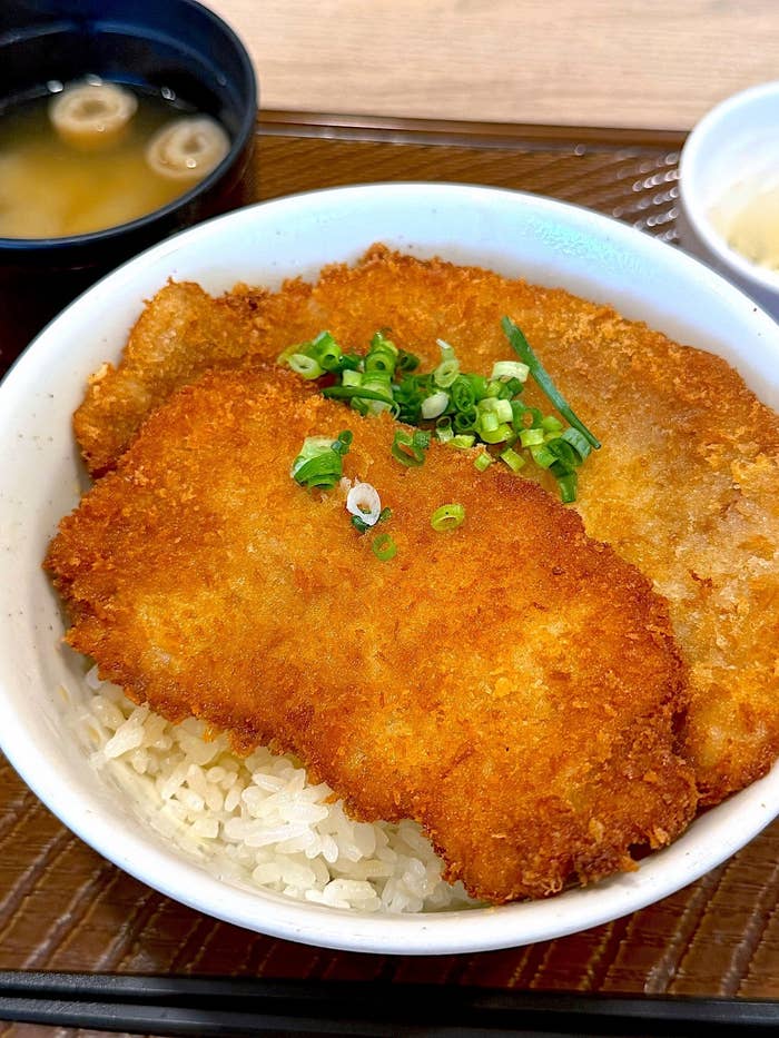 ガストのおすすめメニュー「たれカツ丼」