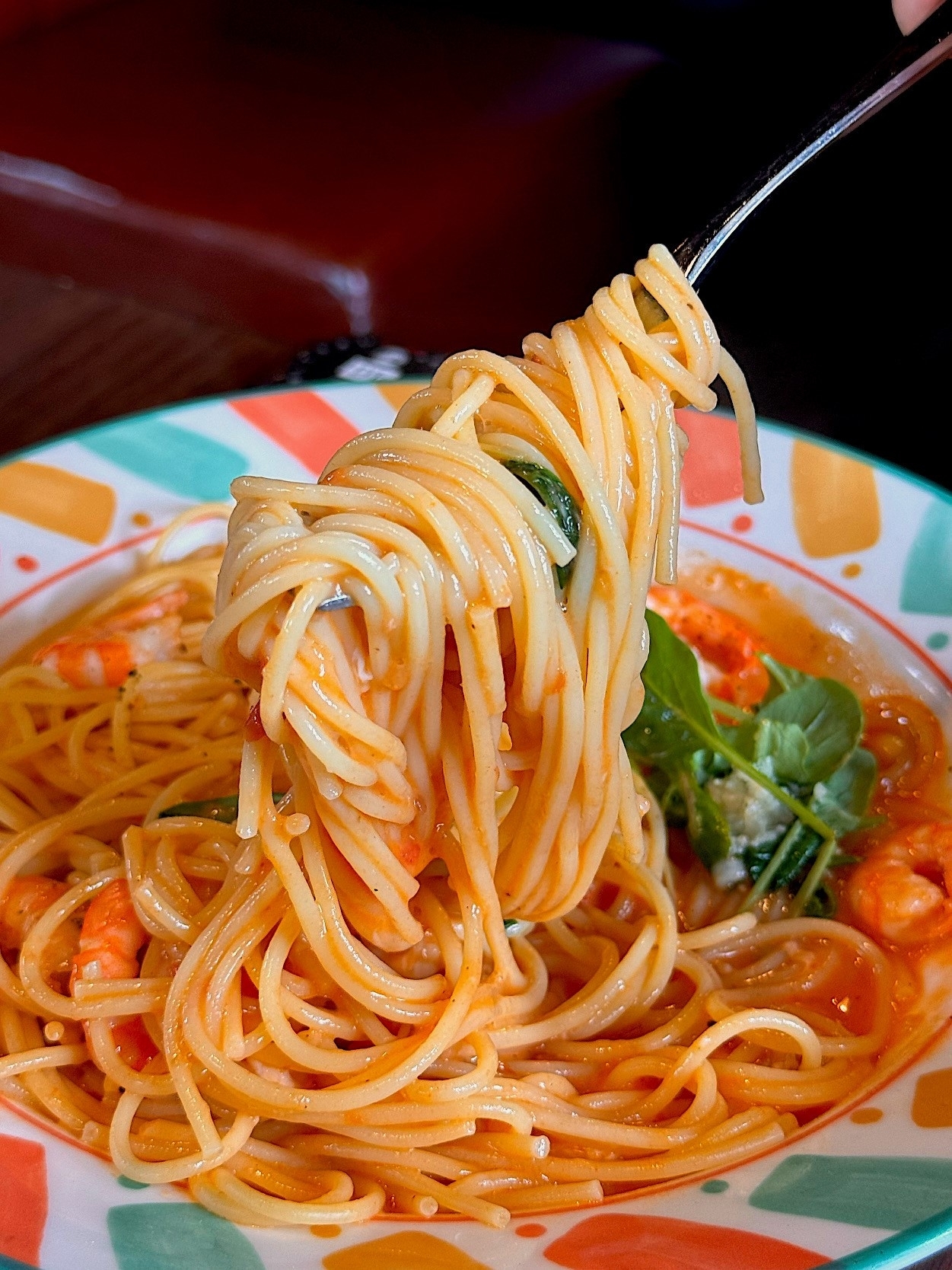 星乃珈琲のオススメのメニュー「海老とモッツァレラチーズのトマトクリームパスタ」