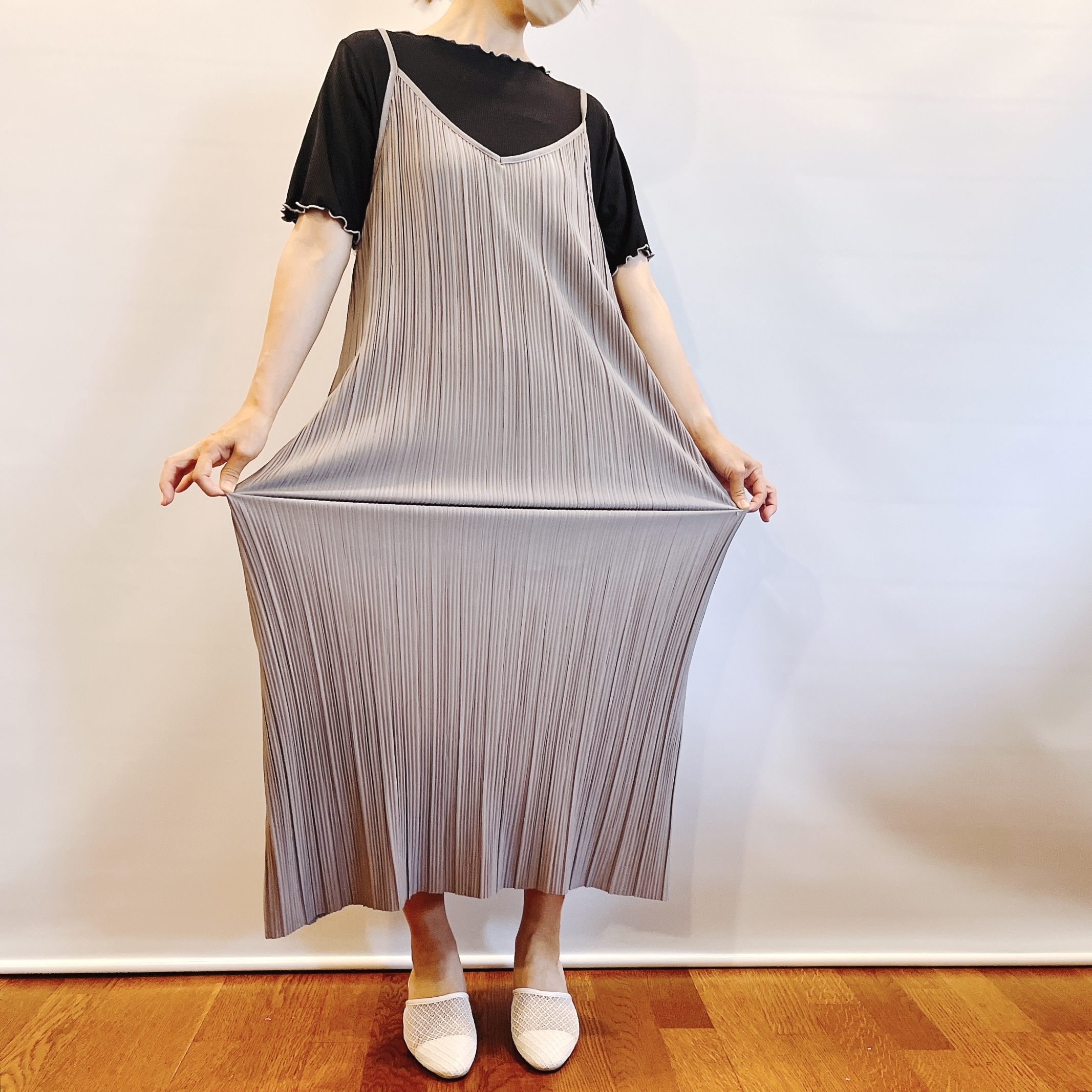 しまむらのおすすめファッションアイテム「2セットプリーツキャミOP+」